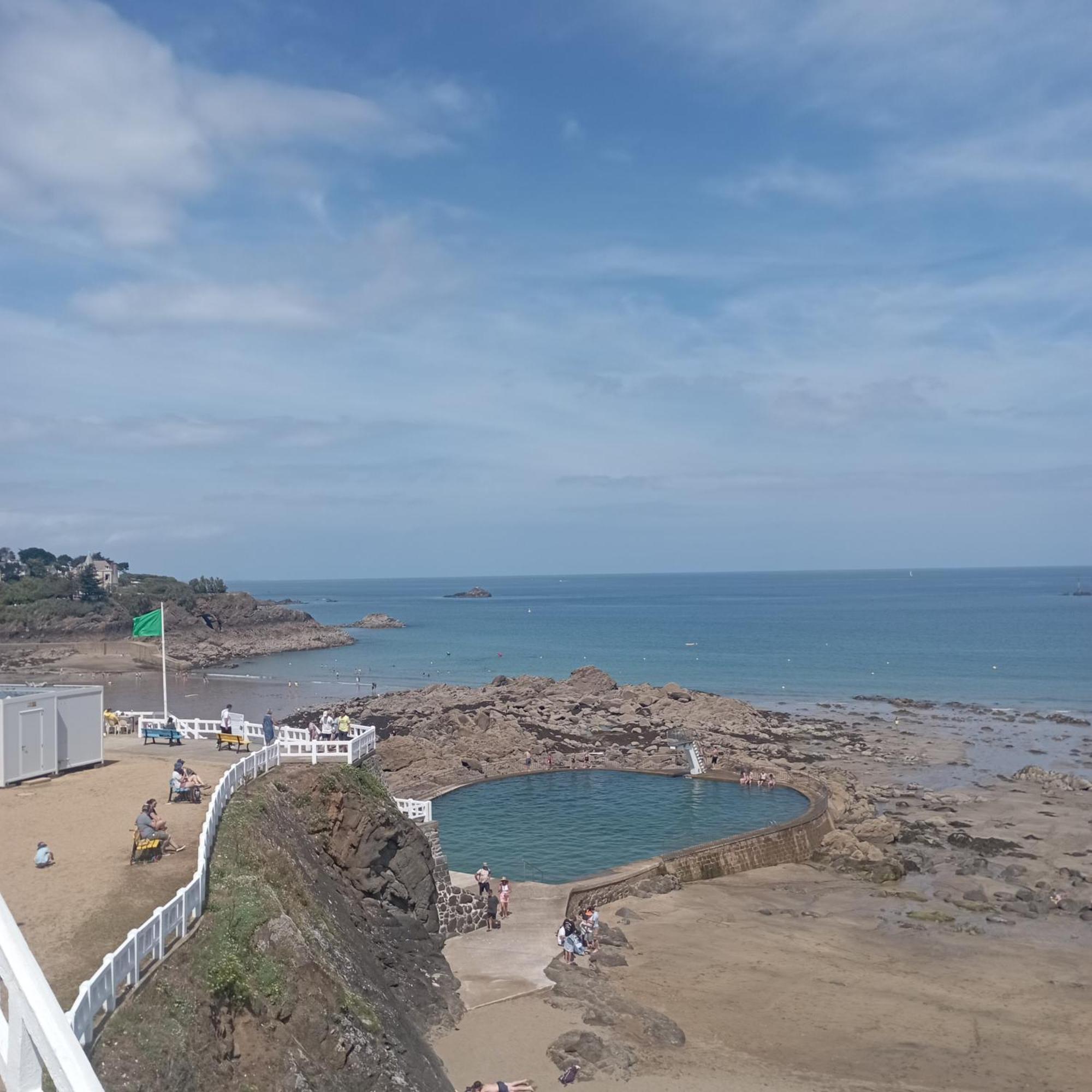 Cosy 3 Etoiles A 25 Mn De La Cote De Granit Rose Hébergement de vacances